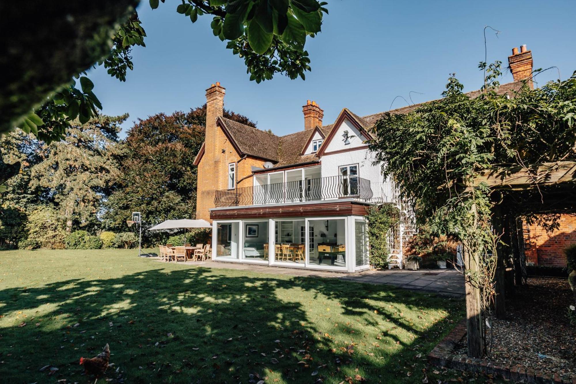 The Partridge Villa Medmenham Exterior photo